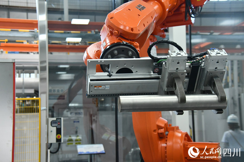 海内首个燃机智慧制造基地高温透平叶片精铸数字化产线。。。。
。
。。。人民网 赵祖乐摄