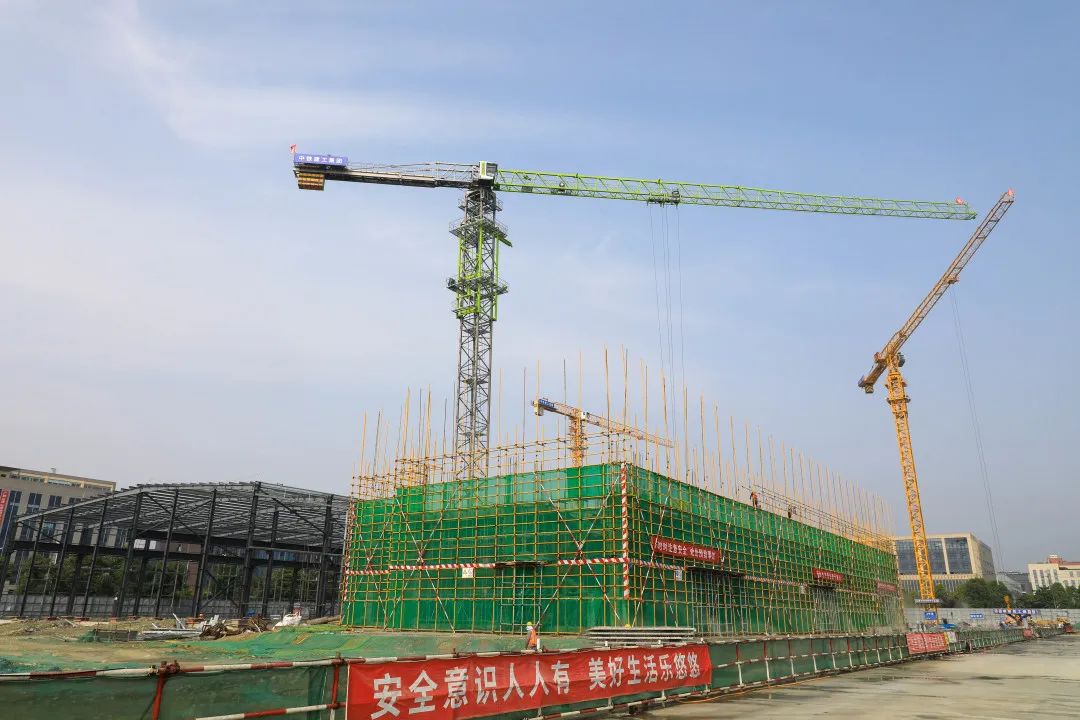 ����ɫ�ⶼ���ص���Ŀ������������������������ۯ���������ƽ����ܹ�ҵ��Ȧǿ��