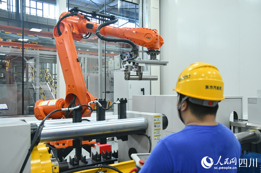 海内首个燃机智慧制造基地高温透平叶片精铸数字化产线。。。。
。
。。。人民网 赵祖乐摄